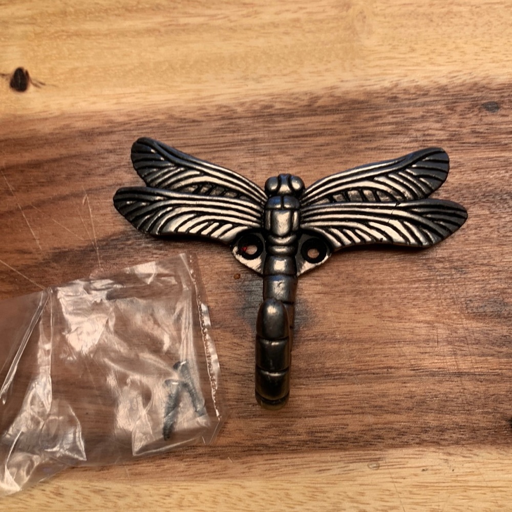 Dragonfly metal hook 🔥BUNDLEANDSAVE🔥